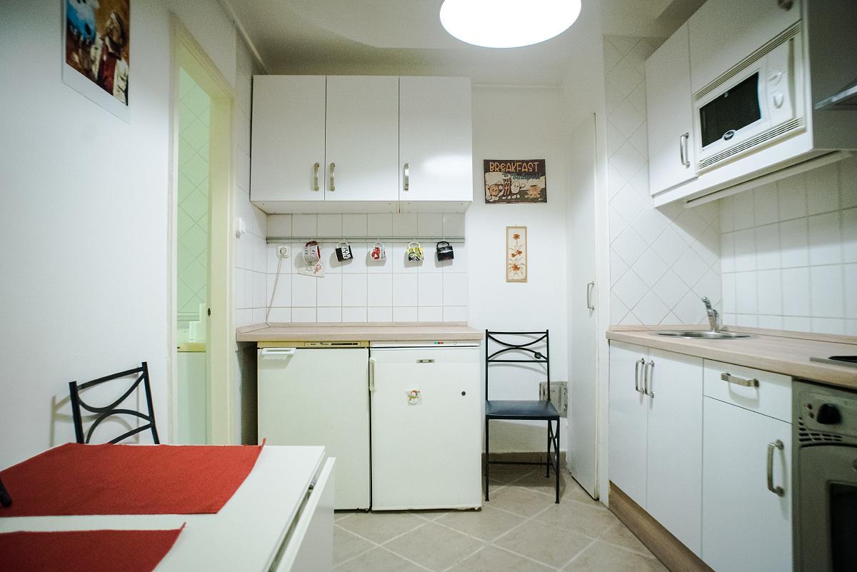 Apartment At The Deak Ferenc Ter บูดาเปสต์ ภายนอก รูปภาพ